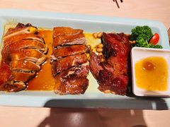 烧味拼盘（琵琶鸭滑油鸡蜜汁叉烧）-避风塘(宝山万达店)