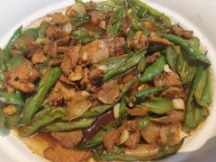 -阿瓦山寨·湘菜现炒·剁椒鱼头王(咸阳总店)