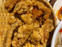 -爆炸头阿姨小四川正宗川味小吃(无任何分店)
