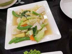 -J Daeng Seafood