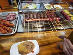 -哈尔滨小酒馆·鲜肉现穿自助烧烤(康新花园店)