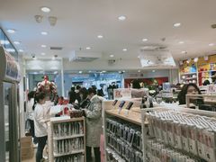 -名创优品(北京新中关购物中心地铁层店)