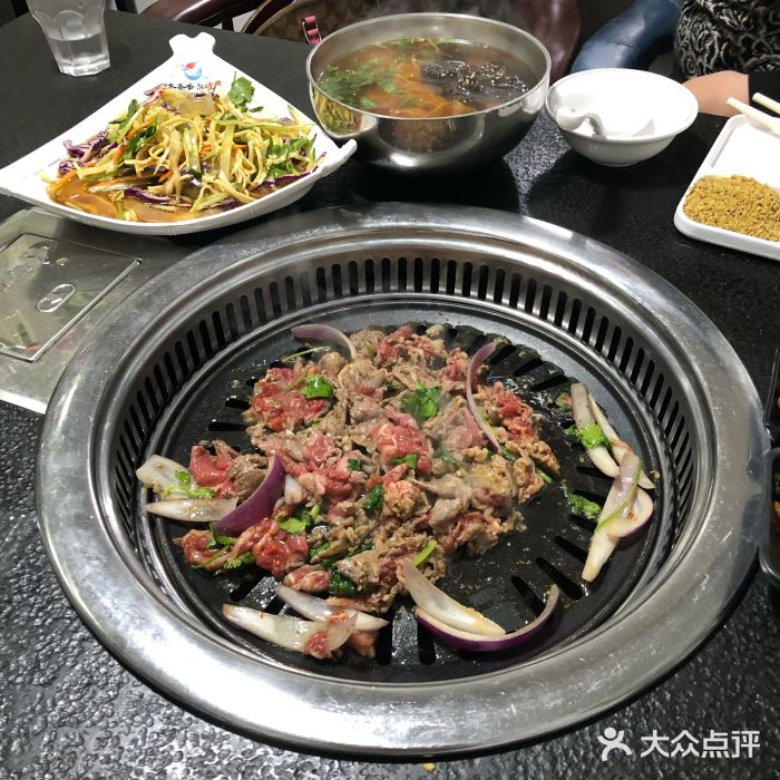 杨记齐齐哈尔烤肉(总店)招牌肥牛图片