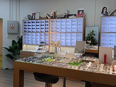 -天空之镜眼镜店蔡司依视路配镜授权零售店(望京颐堤港店)