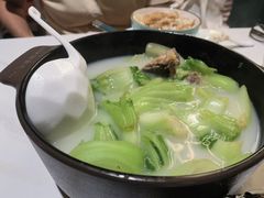 芥菜咸骨汤-喜势点·糖沙翁手工茶点·本地人茶居(永庆坊店)