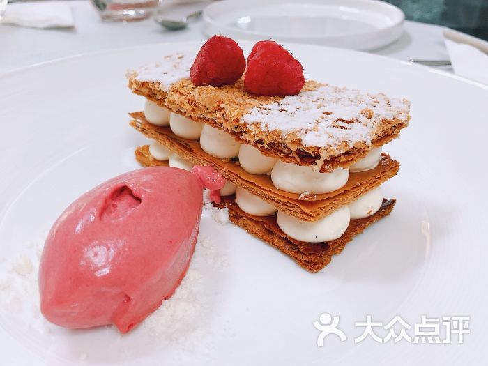 法式拿破仑佐树莓冰淇淋