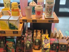 -星巴克臻选(呼和浩特维多利摩尔城店)