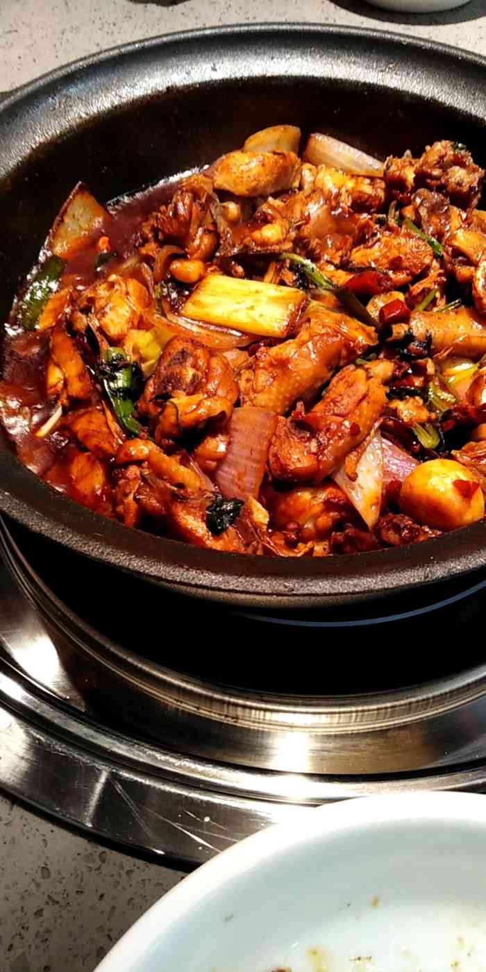 一品红鸡煲火锅-"和姐妹出来吃饭永远都逃不过火锅.感觉今年.