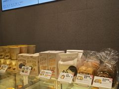 面包甜点陈列柜-喜茶(上海奉贤宝龙店)