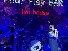 -FOUR PLAY BAR