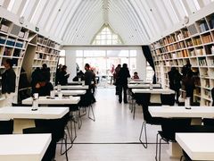 -钟书阁(松江泰晤士小镇店)