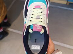 -NIKE KICKS LOUNGE体验店(北京新中关店)