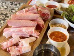-江南猪肉商会无限续吃(弘大店)