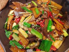 包烧野生牛肝菌-云海肴·汽锅鸡·云南代表菜(天山百盛优客店)