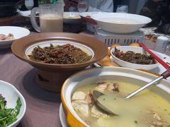-香山湖家家宴(中山陵店)