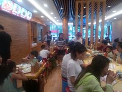 招牌牛肉面，三鲜饺子。-麦梗手擀面水饺(麦梗前门店)