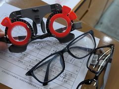 -罗伯特眼镜·蔡司官方授权(罗湖国贸店)