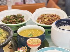 -阿瓦山寨·湘菜现炒·剁椒鱼头王(咸阳总店)