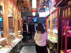 -野山舂·贵州现舂酸汤火锅(鸿通城店)