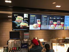 -麦当劳(金稻田路餐)