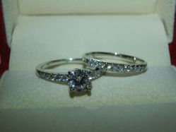 -威德钻石-克拉钻大本营(南京东路店)