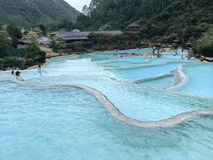 -十万大山布透温泉