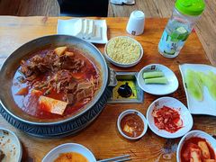 -喇喇排骨火锅·传统韩式脊骨汤(望京西园总店)