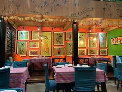 -香巴拉云南餐厅(华莱坞店)