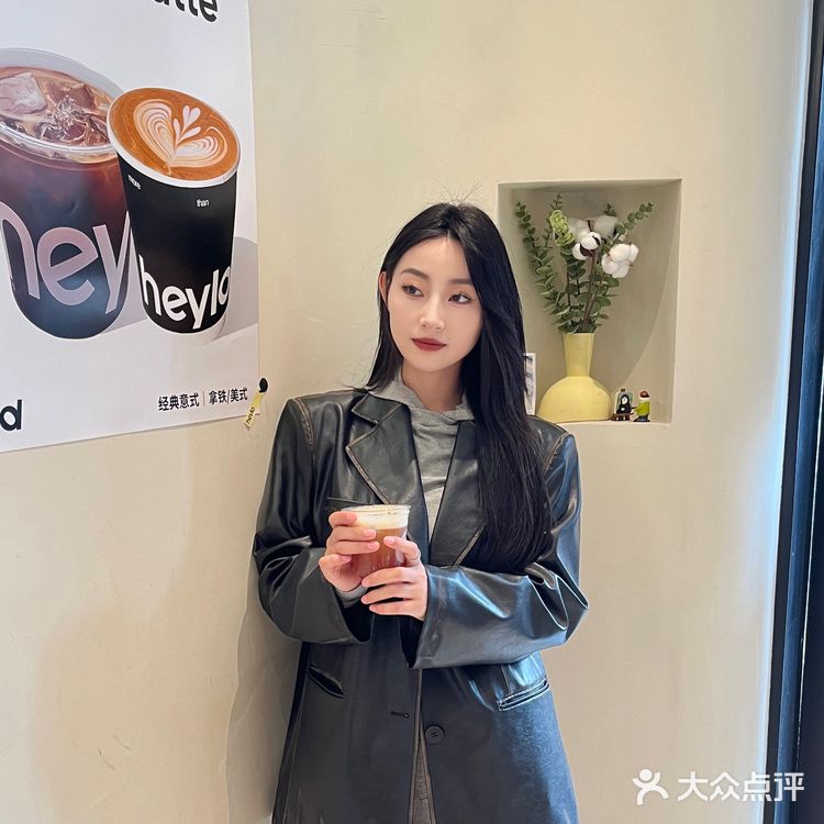 上海｜喝杯咖啡还能拎走春日时尚单品？？