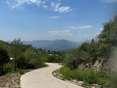 -鬼笑石后山停车场