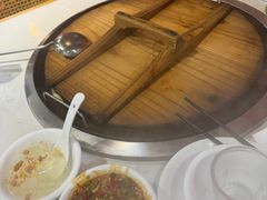 -鲁员外地锅鸡地锅鱼(古墩路店)