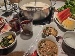 -尚尚仙·酸汤猪手·猪肚鸡火锅(华联万柳购物中心店)