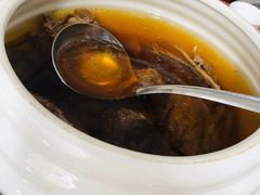 鹅骨炖汤-鹅香阁私房菜(一鹅五味)