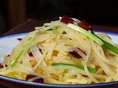 酸辣土豆丝-食嗨汇海鲜烤肉自助餐厅(印象济南店)
