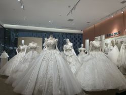 -派丽莫Pellimo原创设计婚纱品牌