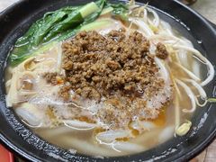 -丽虹云南过桥米线(兴工街店)