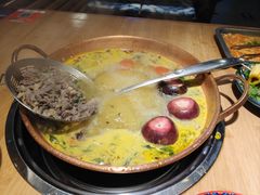 -洱火云南酸菜牛肉火锅(石景山当代商城店)