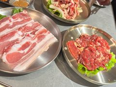 -围炉肉舍丹东海鲜烤肉·烤活鳗(步行街店)