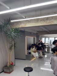 -宫铭烫发染发接发店