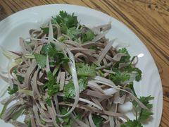 凉拌豆皮-溢心园香河肉饼总店