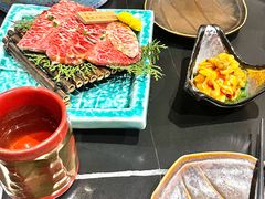 -山川小町·极番烧肉(新地假日广场店)