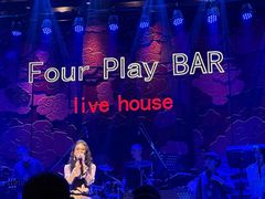 -FOUR PLAY BAR