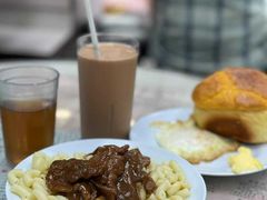 沙嗲牛肉通粉早餐（配菠蘿包、煎蛋、凍奶茶）-金凤茶餐厅(湾仔店)
