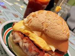 泰式菠萝海鲜炒饭-星發茶餐厅(小梅大街店)