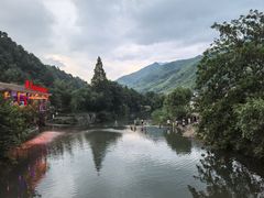 -安吉龙王山峡谷漂流