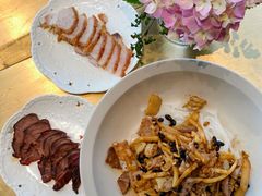 脆皮猪五花-漆黑觉米粉(三里屯店)