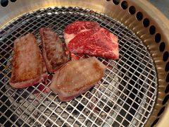 -铭牛烧肉·和牛海鲜自助(高新月牙湖店)