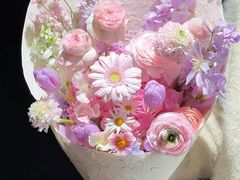 -何兮花店·气球派对鲜花店(马桥银春路万科城店)