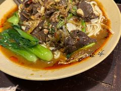 -方铲铲·成都板凳面(滨江银泰店)