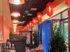 大堂-王老六铁锅炖鱼(华阳路店)